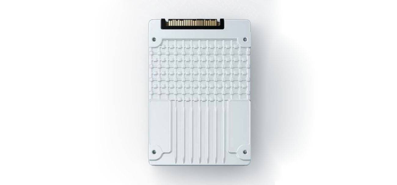 Solidigm SSD D7-P5620 Series Solid State Drive